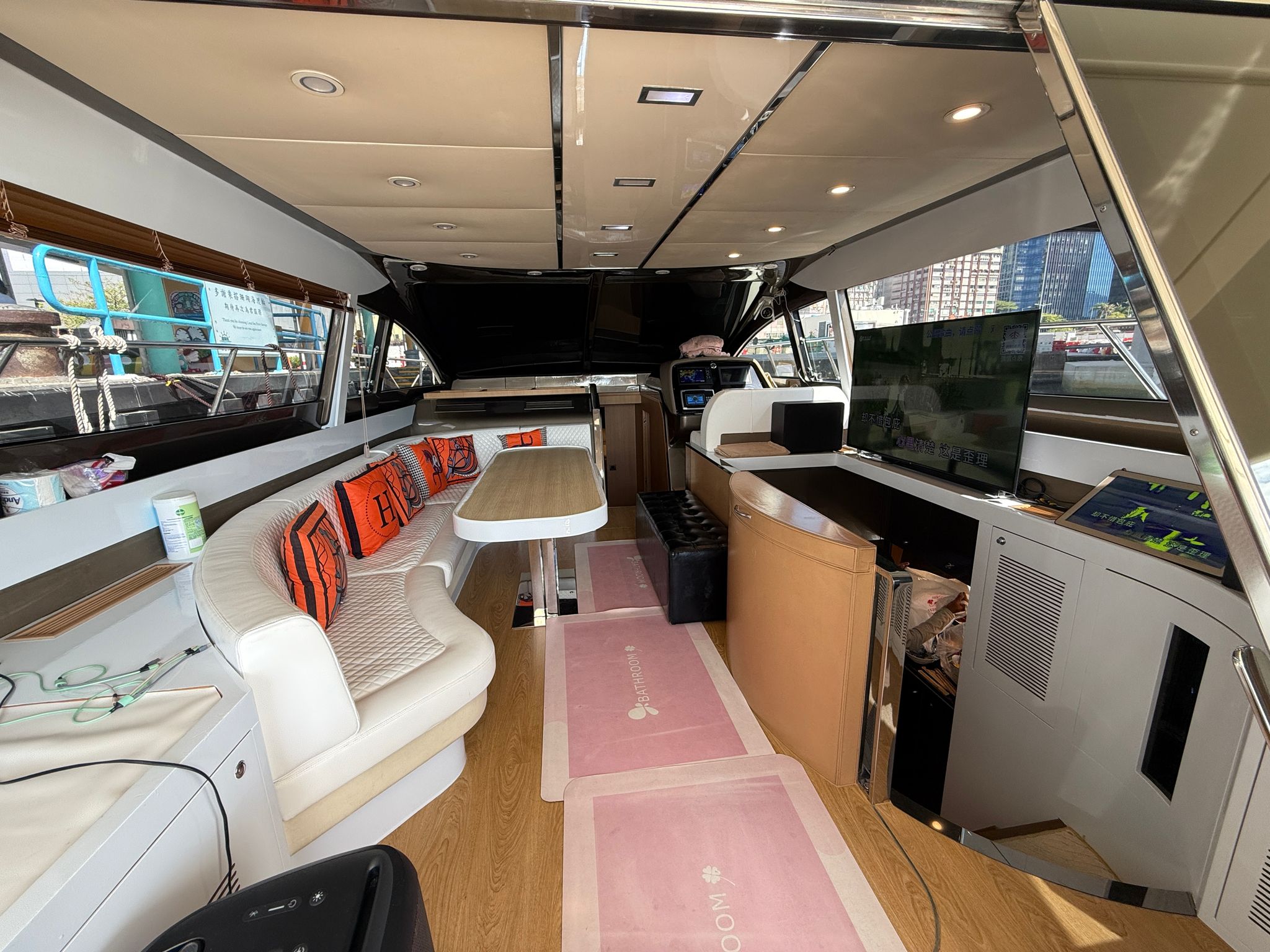 長勝遊艇租賃 RIVA 56 YACHT